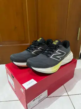 New Balance 880 Size 45 Baru