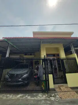 DIJUAL rumah dalam komplek terawat dan strategis dekat jl tol Helvetia