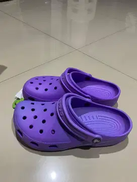 CROCS CLASSIC LAXY PURPLE EX DISPLAY