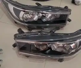 Headlamp innova reborn G satu pasang kanan kiri