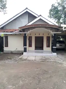Rumah halaman luas di Jombor jl. Magelang