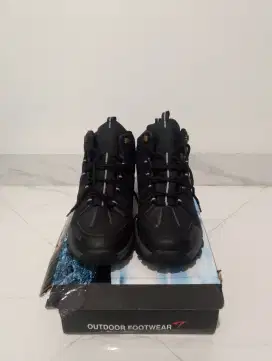 Sepatu Gunung SNTA 502 Black Semi Water Proof