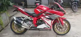 Di jual motor CBR 250 rr tahun 2016