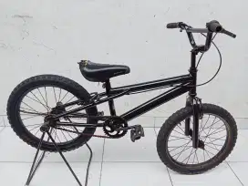 Sepeda bmx uk 18