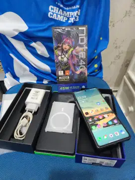 Infinix note 40 8/256 fullset ori wireless charging