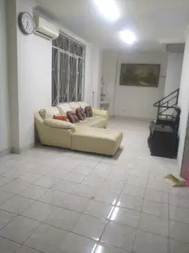 Dijual Ruko 4 Lantai di Mutiara Taman Palem.