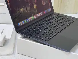 BU Mau Jual MacBook Air Retina M4 2025 13-Inch 16/256 Gb Mulus Fullset