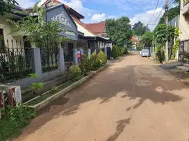 rumah strategis dekat akses transportasi umum - Tangerang Selatan
