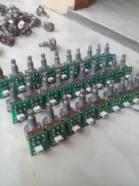 POTENSIO GITAR DAN BASS LISTRIK MN 250K BORONG AJA