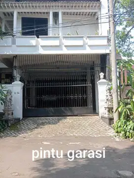 Rumah besar tingkat di pamulang witana harja