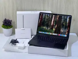 MacBook Air M4 2025 13-Inch 16/256 GB Garansi Resmi IBox 11 Bulan