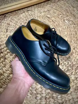 Dr. Martens 1461 Original – Size 42 (UK9) - Kulit Hitam, Kondisi Mulus