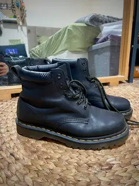 Dr. Martens 11282 – Rare Item, Size 8.5 UK