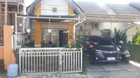 Rumah Cantik Perumahan Barat Kidufun Park Yogyakarta