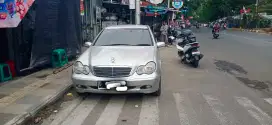 Mercedes benz w 203 C200