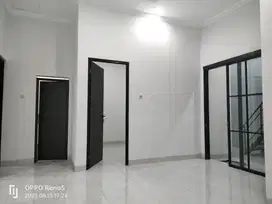 Disewakan Rumah Baru Gress di Babatan Pratama Surabaya Barat