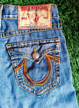 TRUE RELIGION Rainbow Jeans Size 31

100% Original