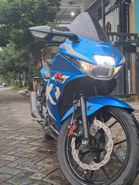 Suzuki GSX R-150 2016