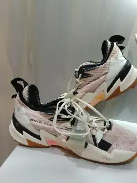 Jual sepatu basket