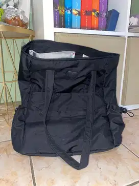 Ransel Hitam Adorable Projects