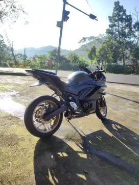 Yamaha yzf-r25 v2