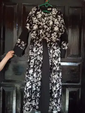 Gamis bagus hitam putih