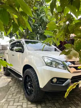 Isuzu MUX 2.5 Matic TurboDiesel - A.N Sendiri, Pajak On, Terawat, Irit