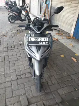 Vario 150 iss th 2020 silver plat baru