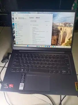 Lenovo ideapad slim3 Ryzen7-5825U/jual cepat
