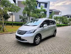 HONDA FREED E PSD 2011 TIPE TERTINGGI alphard biante voxy nav1 serena