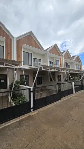 Rumah siap huni 4 kamar tidur di Jatiasih