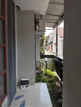 TURUN HARGA DLOSOR. BU DIJUAL 645 JUTA.  Rumah Bagus Nyaman Luas 95 M2