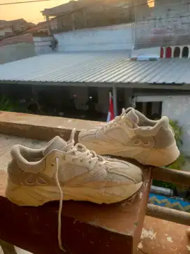 Sepatu second ori adidas Yeezy Boost 40/41