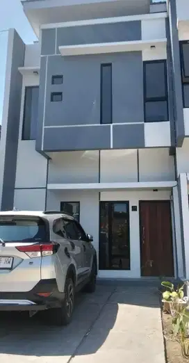 RUMAH JLN MANNURUKI BTN TABARIA, DKT KAMPUS UNM PETTARANI