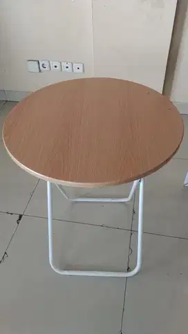 Meja cafe bulat estetik