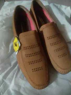 Sepatu pakalolo
