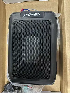 Subwoofer kolong venom 6,8
