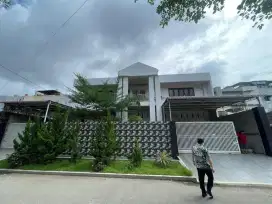 RUMAH STRATEGIS BANGUNAN KOKOH SIAP HUNI KARANG BEROMBAK MEDAN BARAT