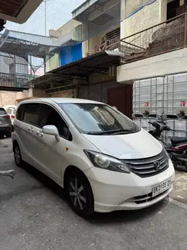 Freed 1.5 PSD automatic Tahun 2009