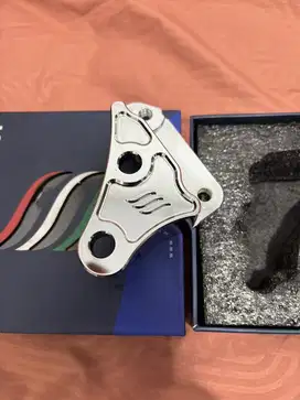 Dijual bracket luigy chrome 4p brembo