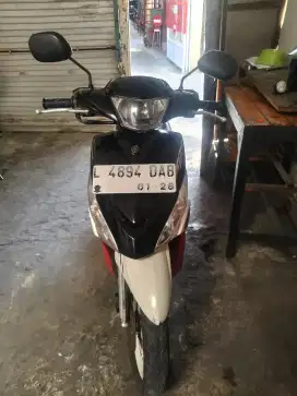Jual Yamaha Mio j putih 2012