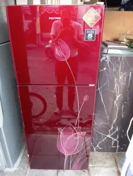 kulkas 2 pintu merek Polytron normal murah baru setaon
