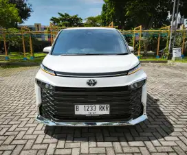 VOXY 2022 KM 20 ribu FULL ORIGINAL GOOD CONDITION