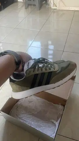 Sepatu adidas run 60’s size 44