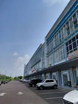 Disewakan Ruko Besar Strategis Summarecon Bandung Posisi Hook