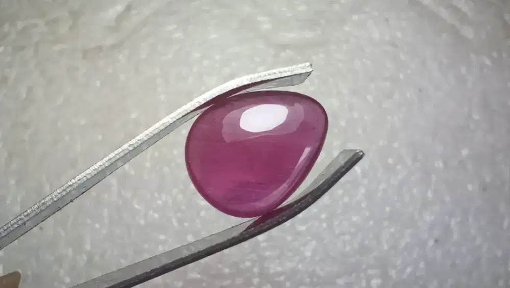 Natural Ruby Pigeon Blood 5.85 Ct Mewah
