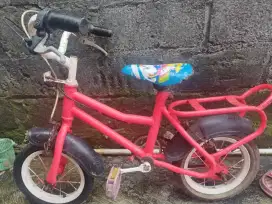 Sepeda anak uk 12