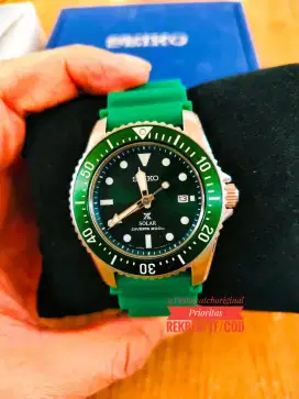 Seiko Prospex Baby Hulk Solar Diver 200m Green Dial SNE583P1 Original