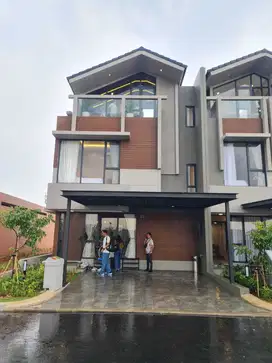 rumah di cluster briza summarecon tangerang ready desember 2025