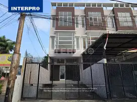 Ruko 3,5 Lantai Dijual Duri Kepa Siap Pakai, Lokasi Strategis - 130m2
